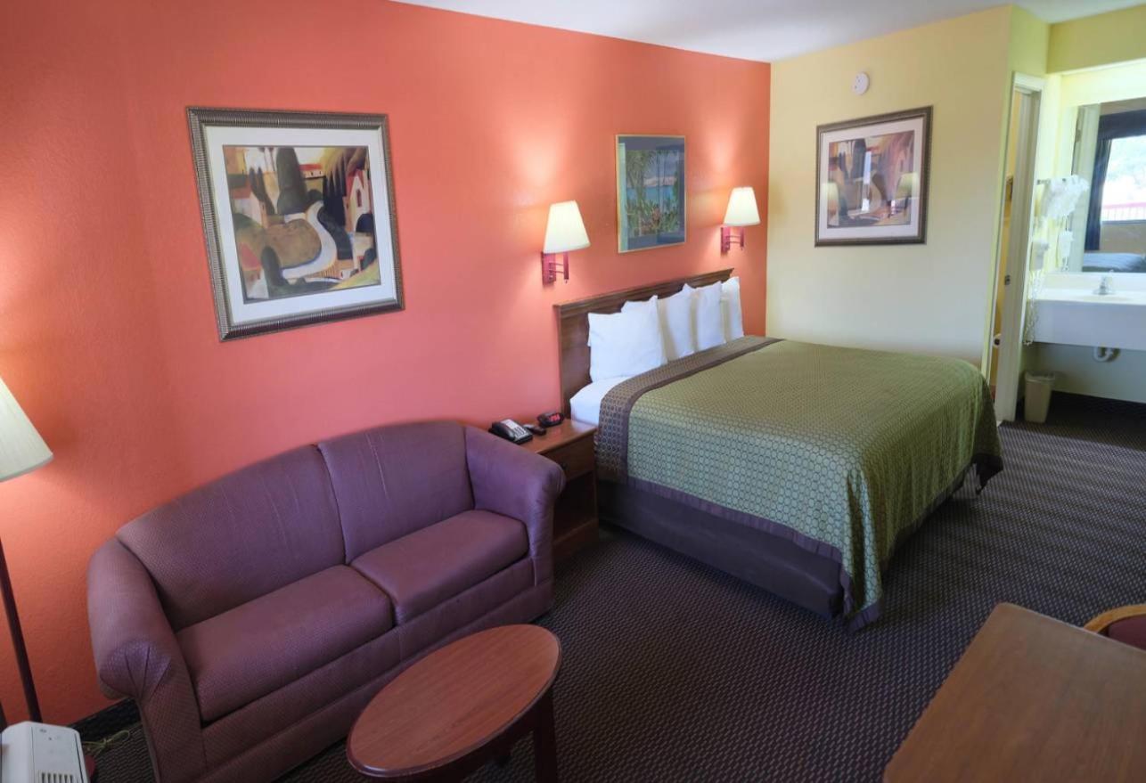 Budget Inn & Suites 호킨스빌 외부 사진